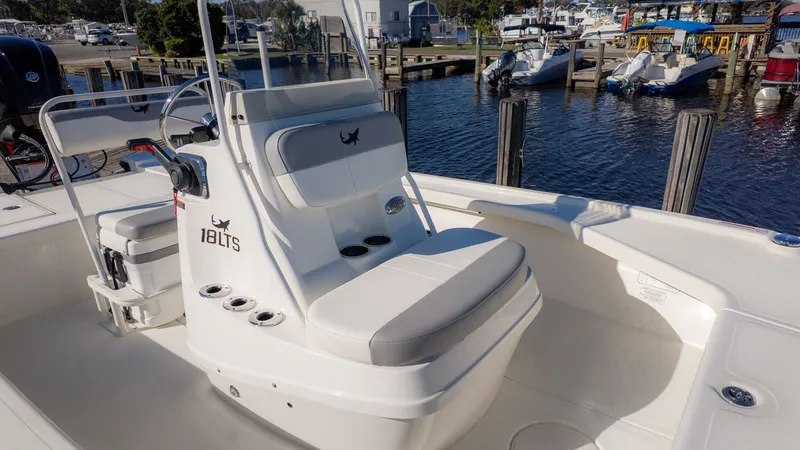 Slide: The Image of Mako 18 LTS 2025 - 18