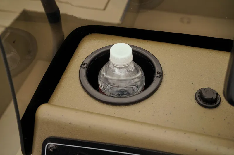 Slide: The Image of Tracker Grizzly 2072 CC Sportsman Kicker 2025 - 55