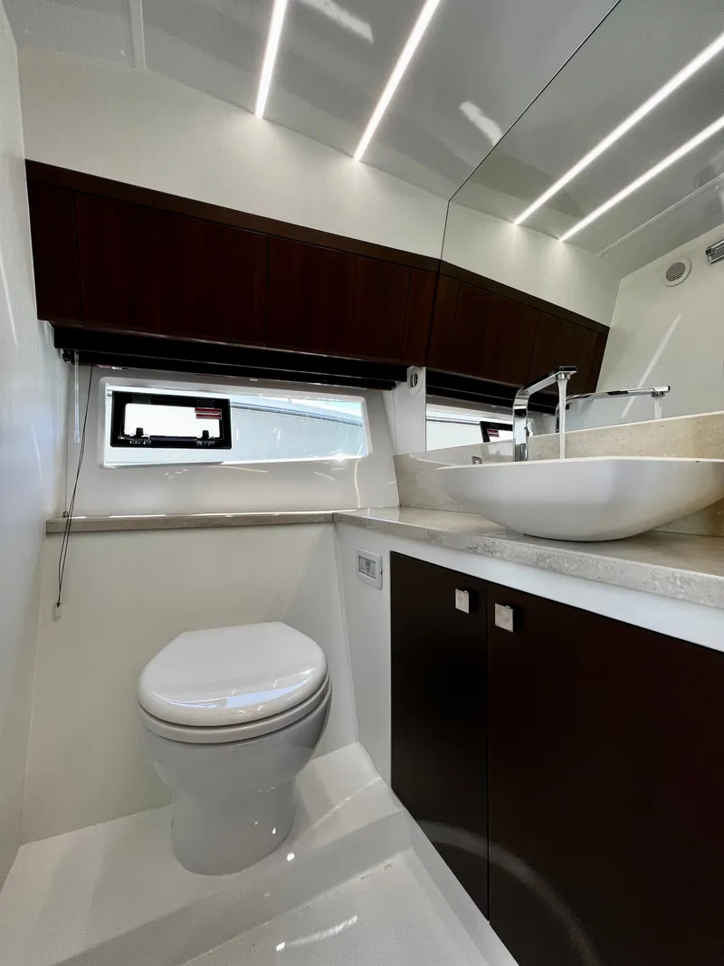Slide: The Image of Luxurious bathroom in Galeon 425 HTS yacht model 2021. - 21