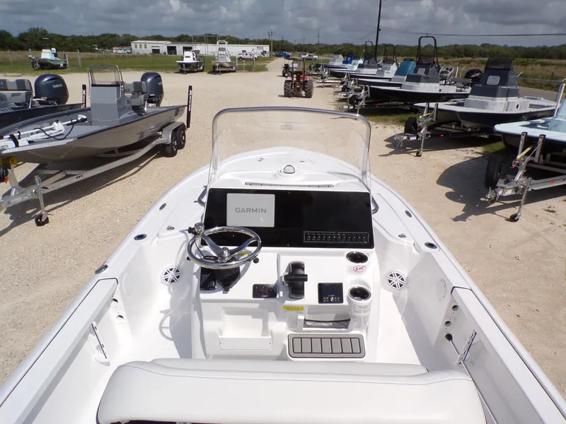 Slide: The Image of Tidewater 2110 Bay Max 2025 - 29