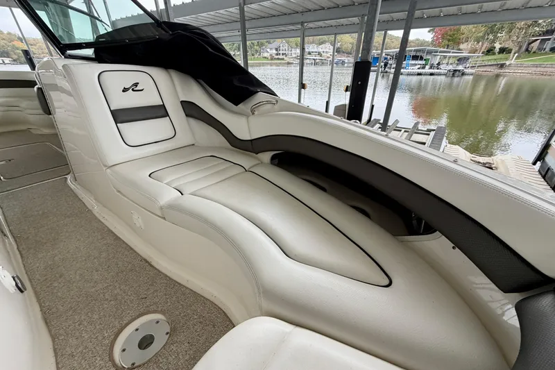 Slide: The Image of Engine of a 2007 Sea Ray 290 SLX with MerCruiser 496 MAG. - 29