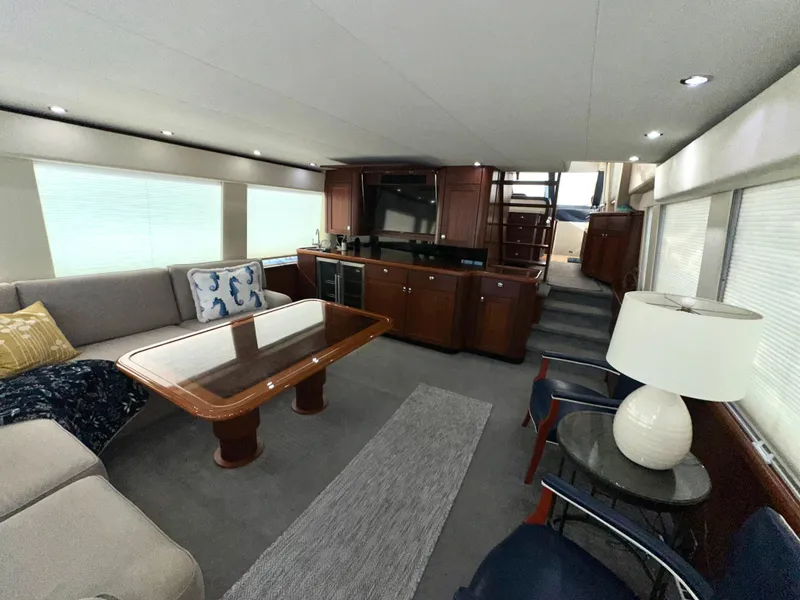 Slide: The Image of Luxurious interior of 2003 Pacific Mariner 65 SE Motoryacht with elegant furnishings. - 2