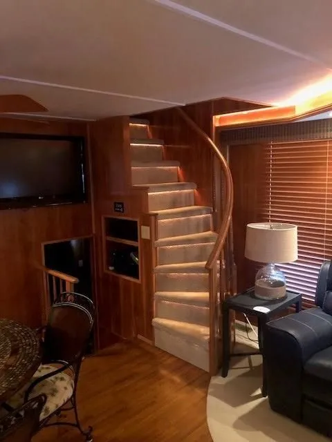 Slide: The Image of Monticello 70 River Yacht 2007 - 15