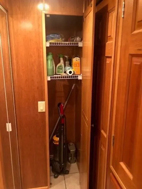 Slide: The Image of Monticello 70 River Yacht 2007 - 32