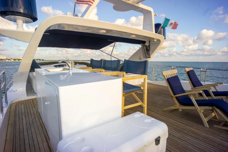 Slide: The Image of Azimut 98 Leonardo 2006 - 51