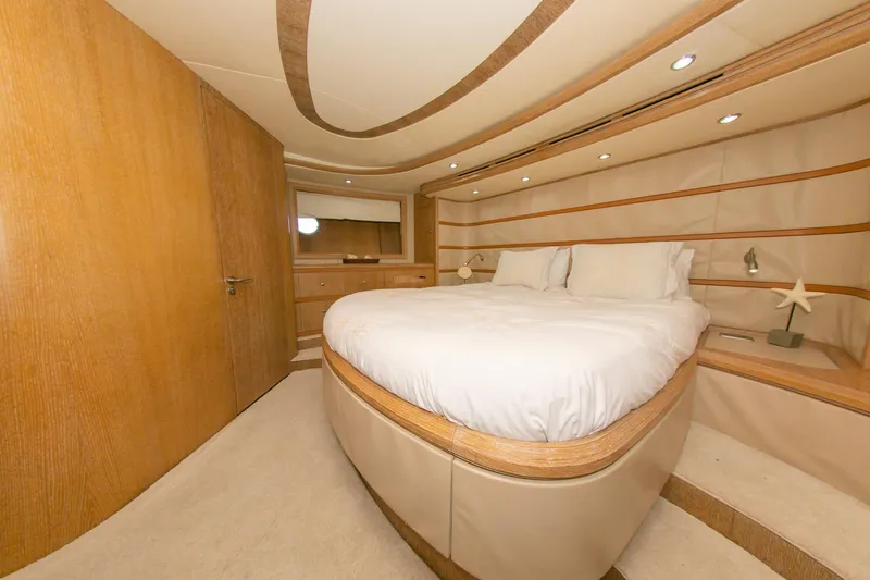 Slide: The Image of Azimut 98 Leonardo 2006 - 67