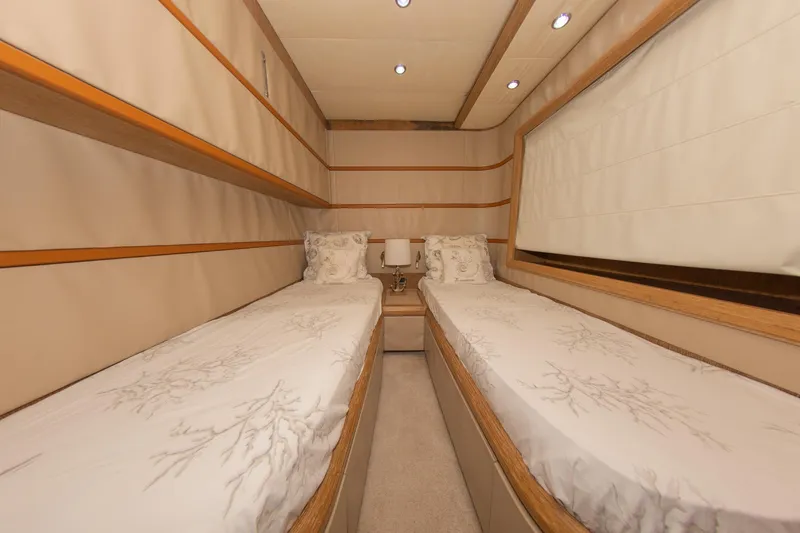 Slide: The Image of Azimut 98 Leonardo 2006 - 78