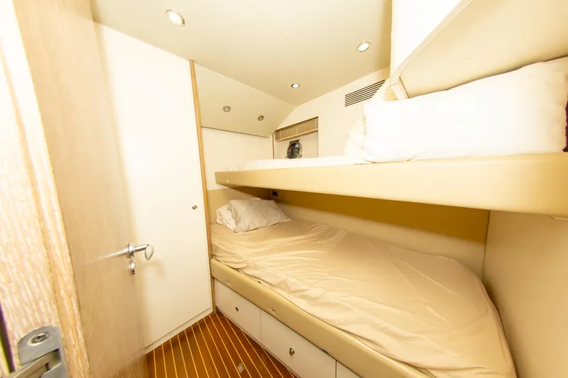 Slide: The Image of Azimut 98 Leonardo 2006 - 95