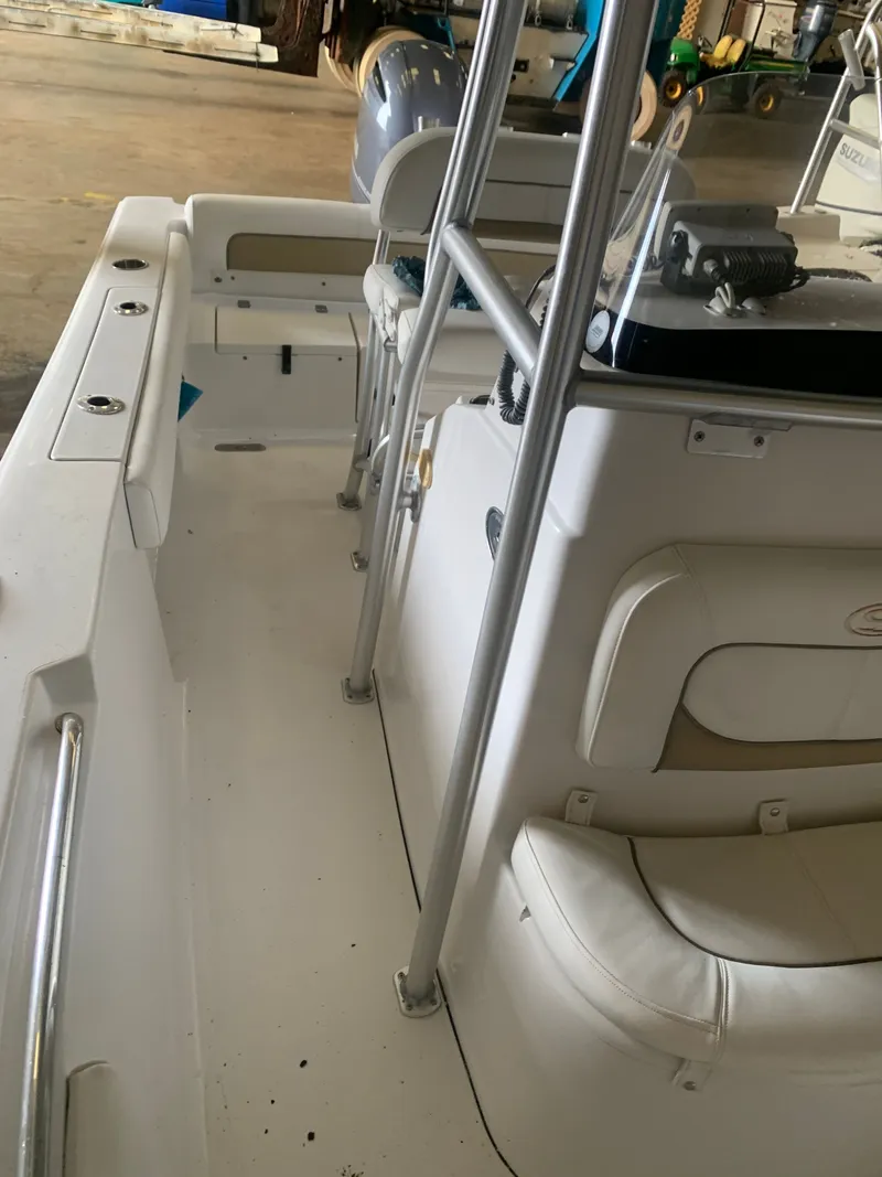 Slide: The Image of Sportsman Heritage 211 Center Console 2016 - 24