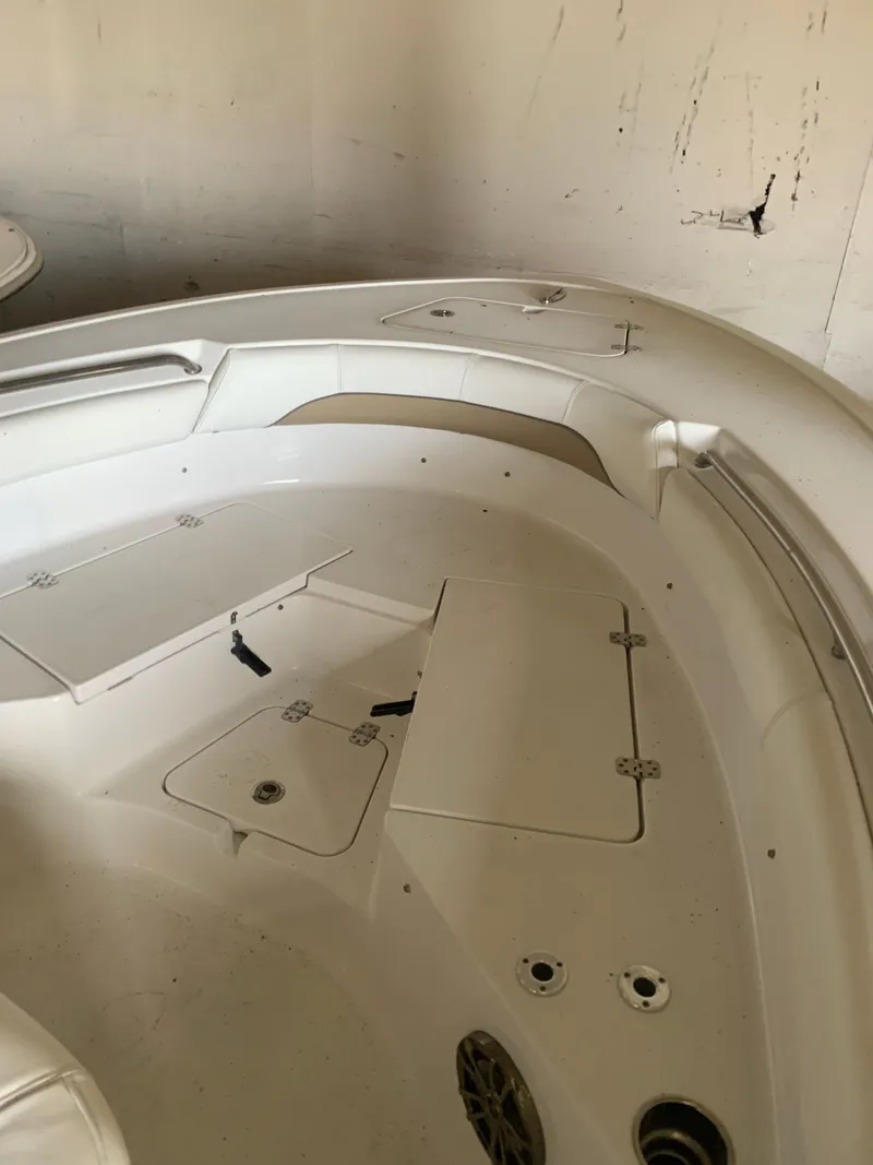 Slide: The Image of Sportsman Heritage 211 Center Console 2016 - 25