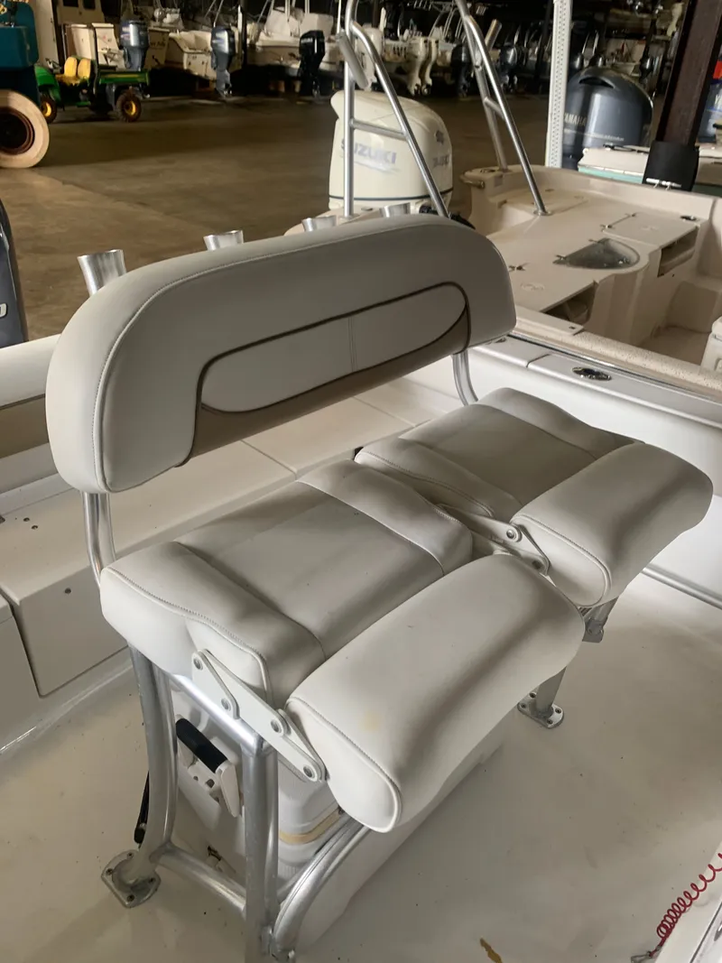 Slide: The Image of Sportsman Heritage 211 Center Console 2016 - 26