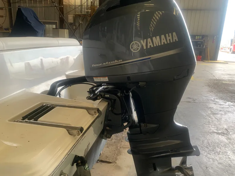 Slide: The Image of Sportsman Heritage 211 Center Console 2016 - 31