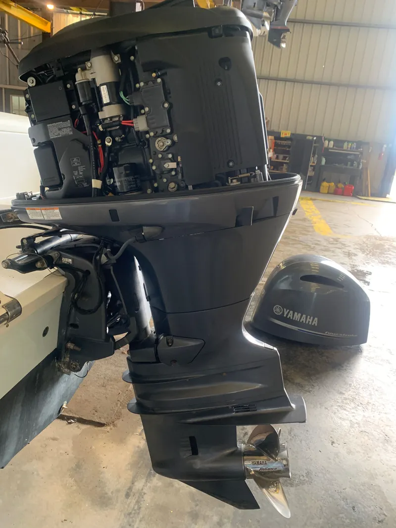 Slide: The Image of Sportsman Heritage 211 Center Console 2016 - 35