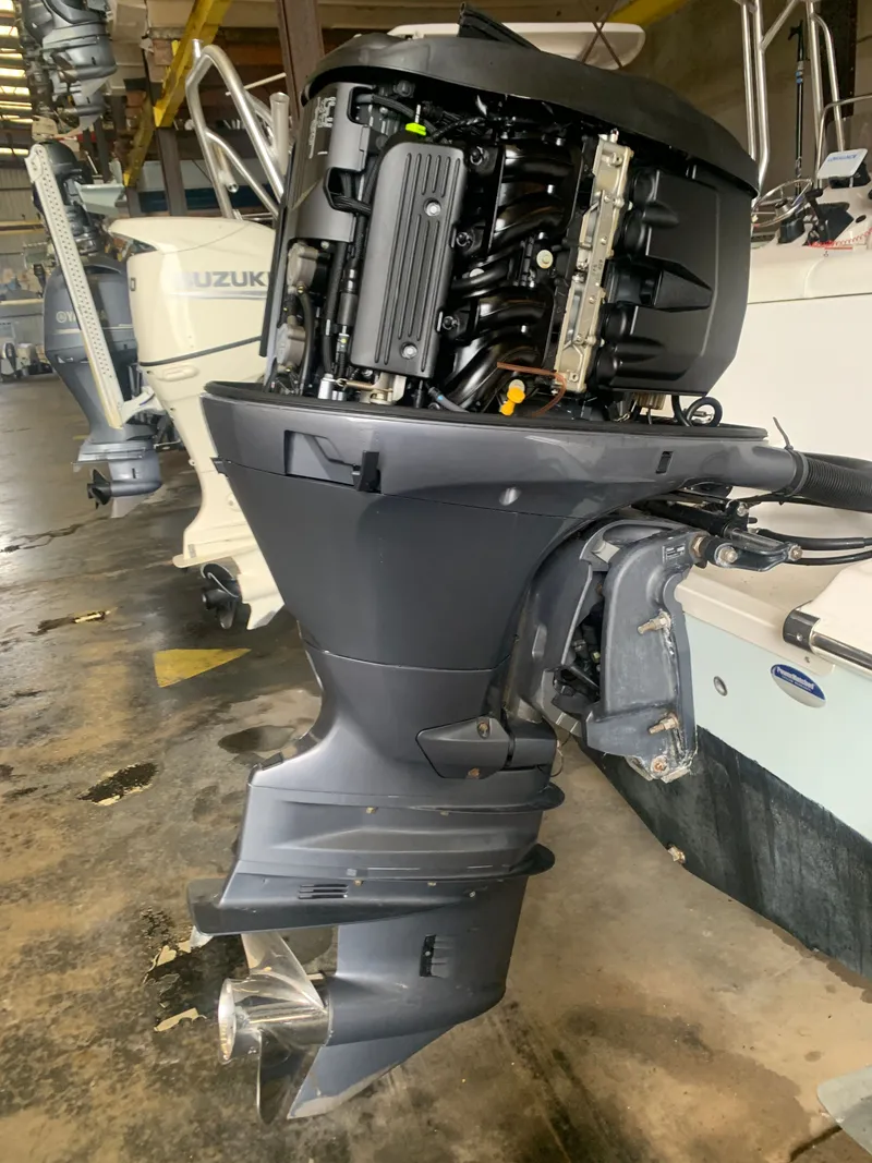 Slide: The Image of Sportsman Heritage 211 Center Console 2016 - 37