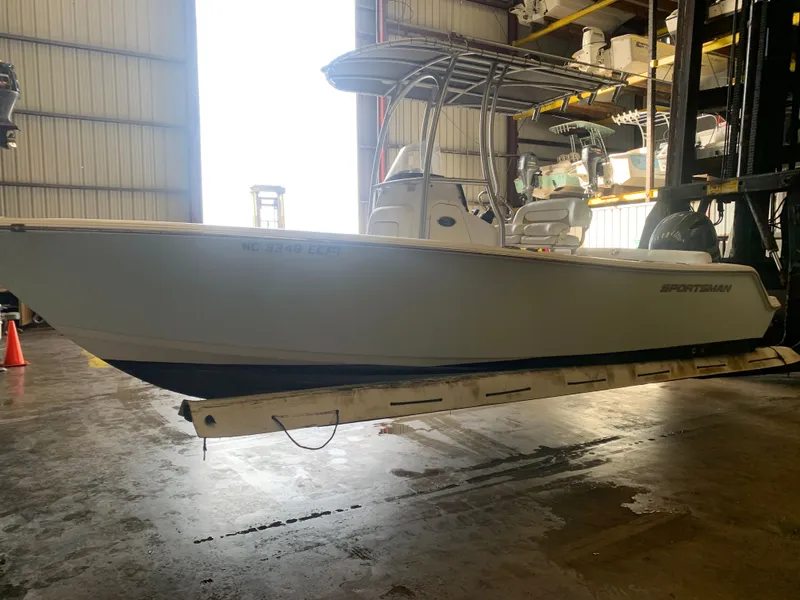 Slide: The Image of Sportsman Heritage 211 Center Console 2016 - 53