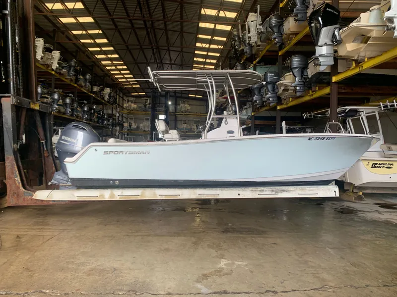 Slide: The Image of Sportsman Heritage 211 Center Console 2016 - 59