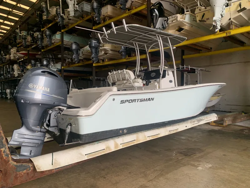 Slide: The Image of Sportsman Heritage 211 Center Console 2016 - 63