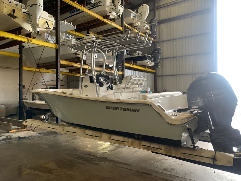 Slide: The Image of Sportsman Heritage 211 Center Console 2016 - 66