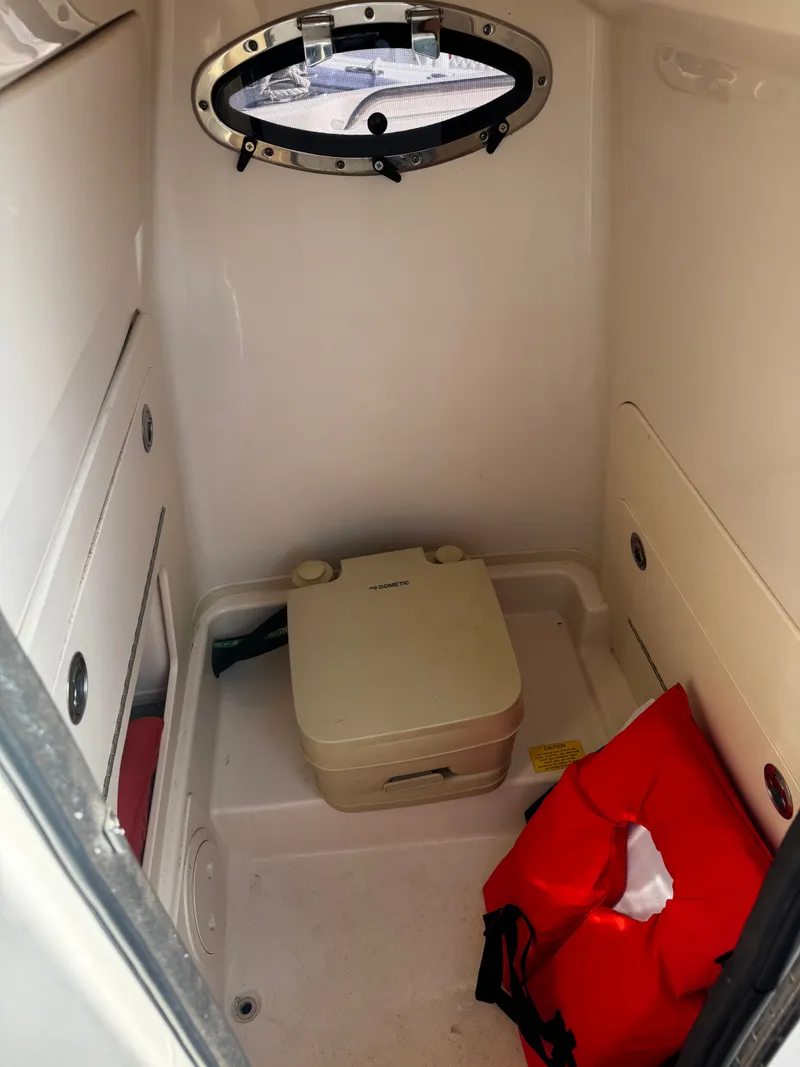 Slide: The Image of Grady-White Fisherman 216 2018 - 10