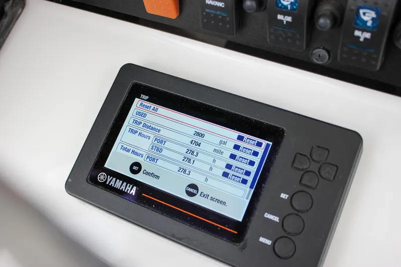 Slide: The Image of Yamaha display on 2020 Sea Hunt Ultra 275 SE boat dashboard. - 23