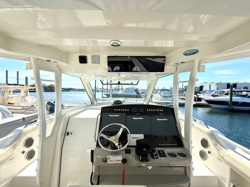 Slide: The Image of Boston Whaler 420 Outrage 2017 - 14