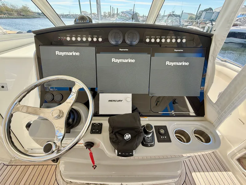 Slide: The Image of Boston Whaler 420 Outrage 2017 - 16