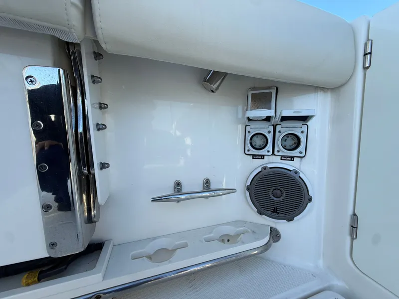 Slide: The Image of Boston Whaler 420 Outrage 2017 - 21