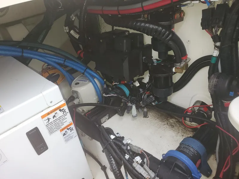 Slide: The Image of Boston Whaler 420 Outrage 2017 - 45