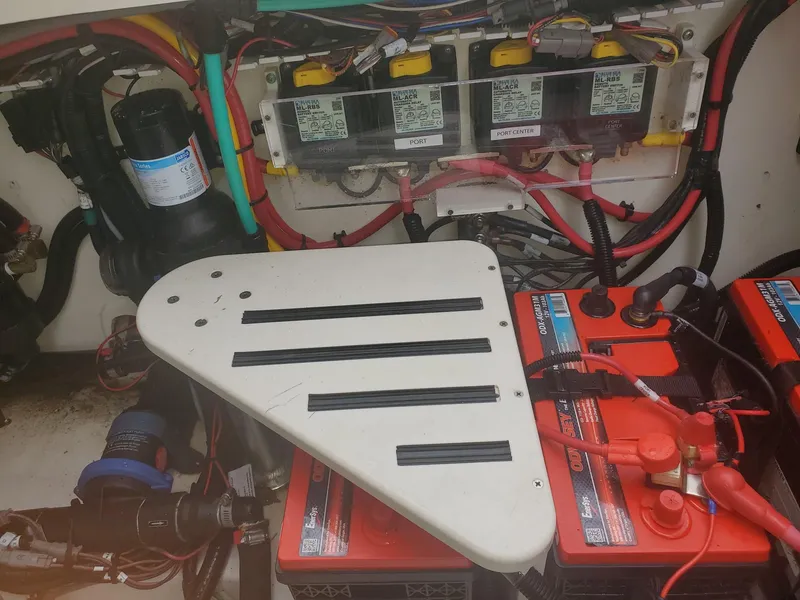 Slide: The Image of Boston Whaler 420 Outrage 2017 - 53