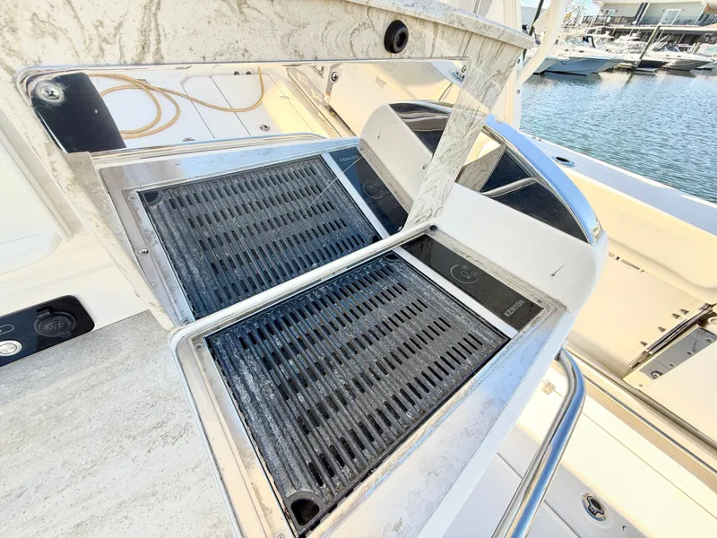 Slide: The Image of Boston Whaler 420 Outrage 2017 - 8