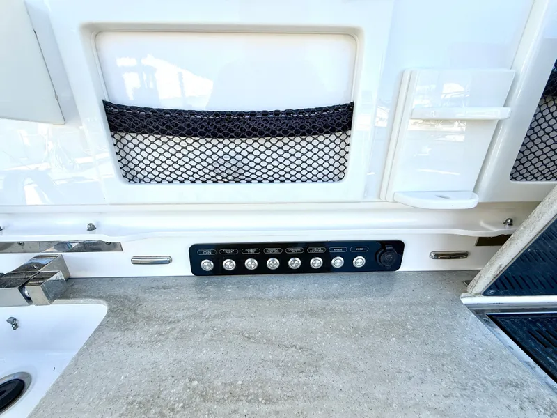 Slide: The Image of Boston Whaler 420 Outrage 2017 - 9