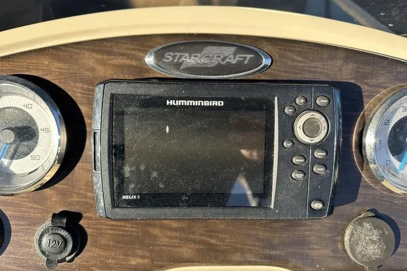 Slide: The Image of Dashboard of 2019 Starcraft EX 20 F4 with Humminbird Helix 5 display. - 21