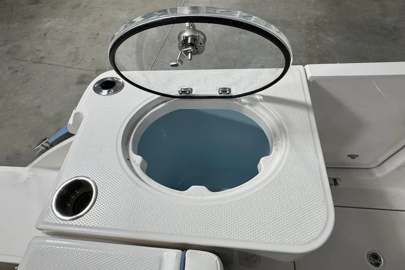 Slide: The Image of Robalo R257 Dual Console 2026 - 10