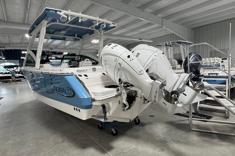 Slide: The Image of Robalo R257 Dual Console 2026 - 3