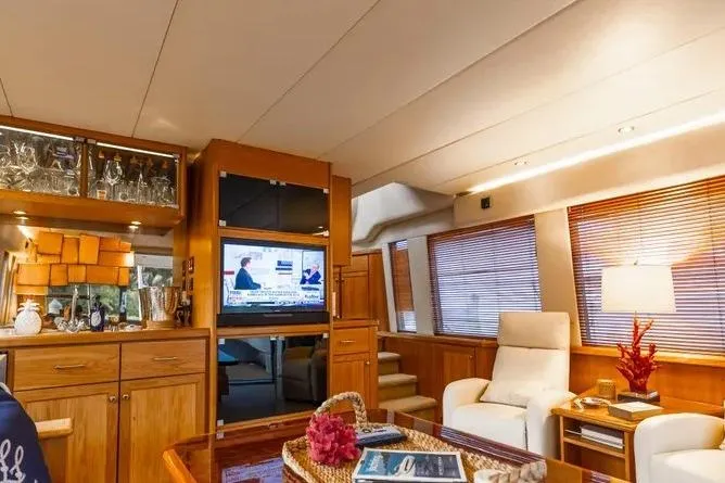 Slide: The Image of Luxurious interior of 2000 Pacific Mariner 65 Motoryacht with elegant furnishings and modern amenities. - 10