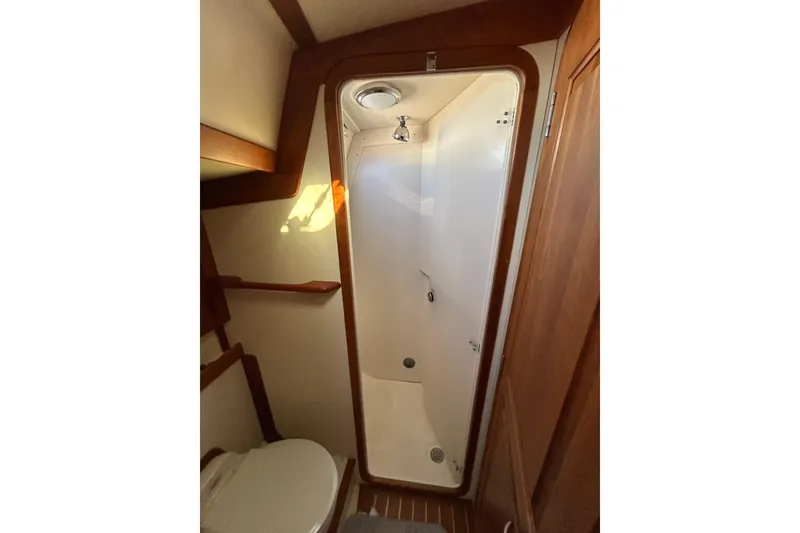 Slide: The Image of Primary Head Shower Compartment - 30