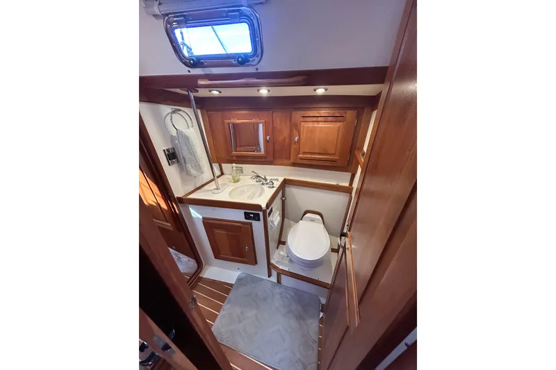 Slide: The Image of Salon Entrance Primary Head - 32