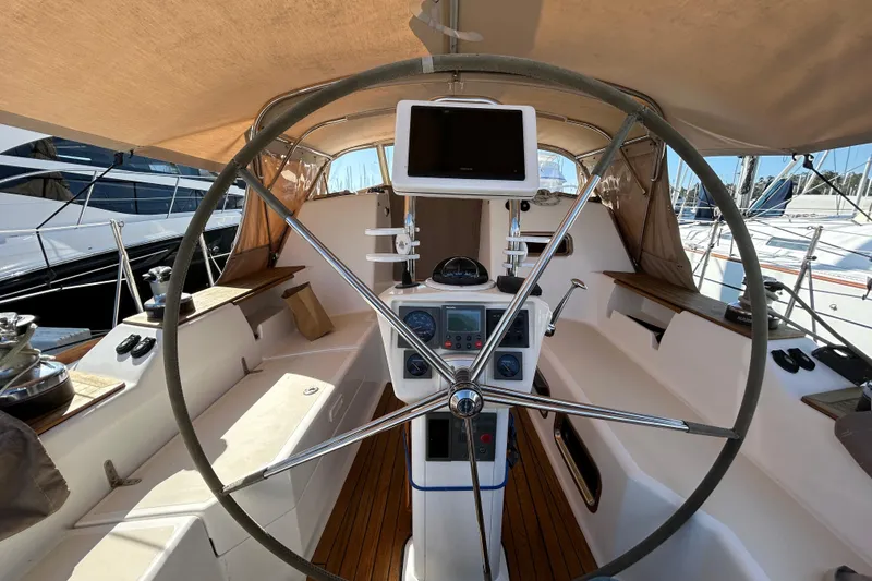 Slide: The Image of Helm Close-up - 6