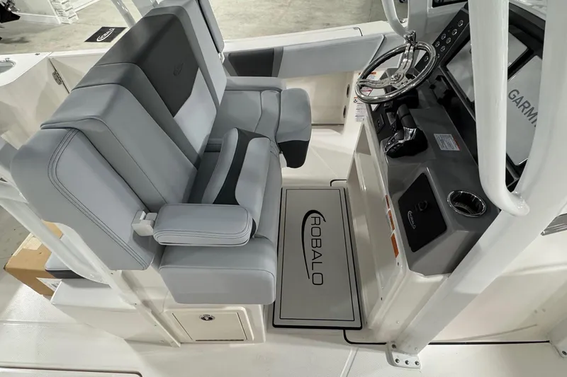 Slide: The Image of Robalo R270 Center Console 2026 - 13
