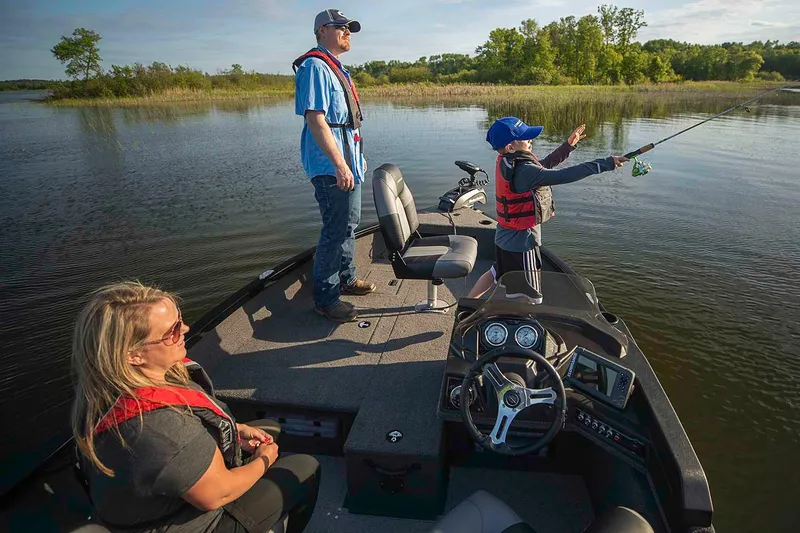 Slide: The Image of Manufacturer Provided Image: Family fishing on a 2020 Crestliner 1650 Fish Hawk SE SC boat. - 14