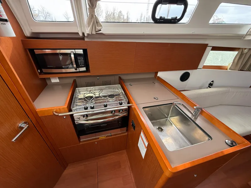 Slide: The Image of Beneteau Oceanis 35.1 2018 - 14