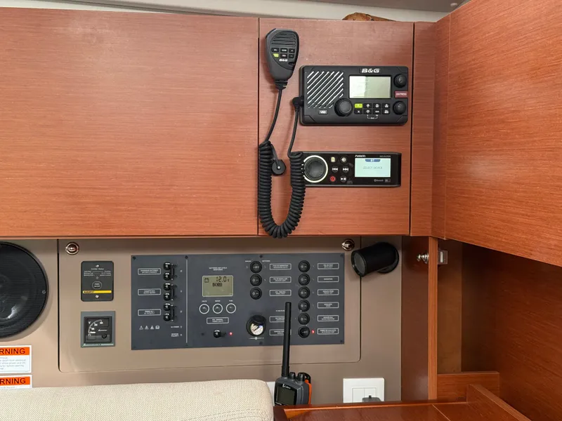 Slide: The Image of Beneteau Oceanis 35.1 2018 - 27