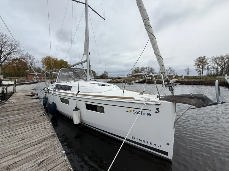 Slide: The Image of Beneteau Oceanis 35.1 2018 - 4