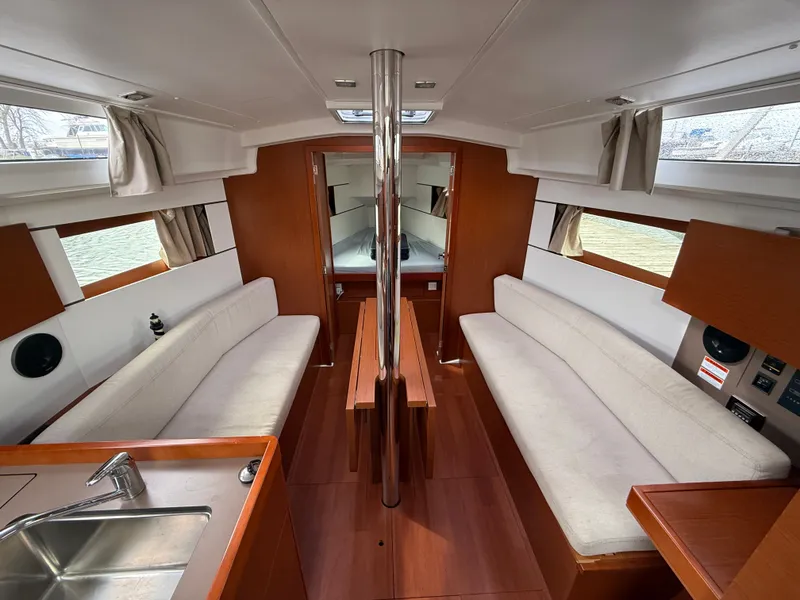 Slide: The Image of Beneteau Oceanis 35.1 2018 - 9