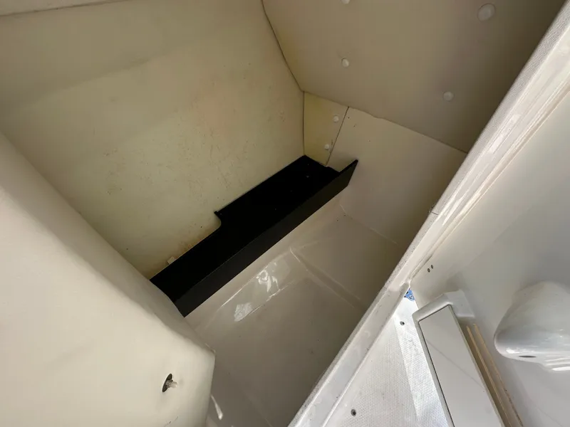 Slide: The Image of Yamaha 242 Limited S 2017 - 16