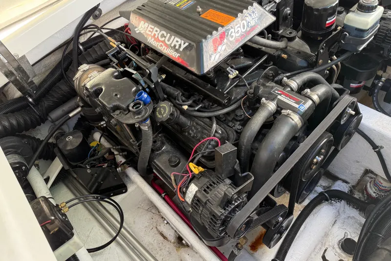 Slide: The Image of Engine of a 2000 Formula 280 Sun Sport boat, featuring a Mercury MerCruiser 350 MPI. - 25