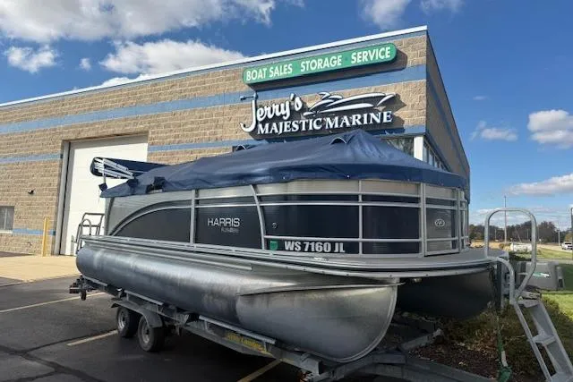 Slide: The Image of 2014 Harris FloteBote Sunliner 200 pontoon boat at Jerry's Majestic Marine dealership. - 26