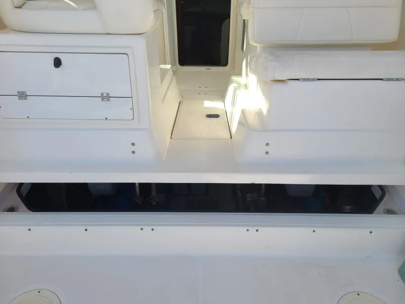 Slide: The Image of Tiara 2900 Open 2001 - 12