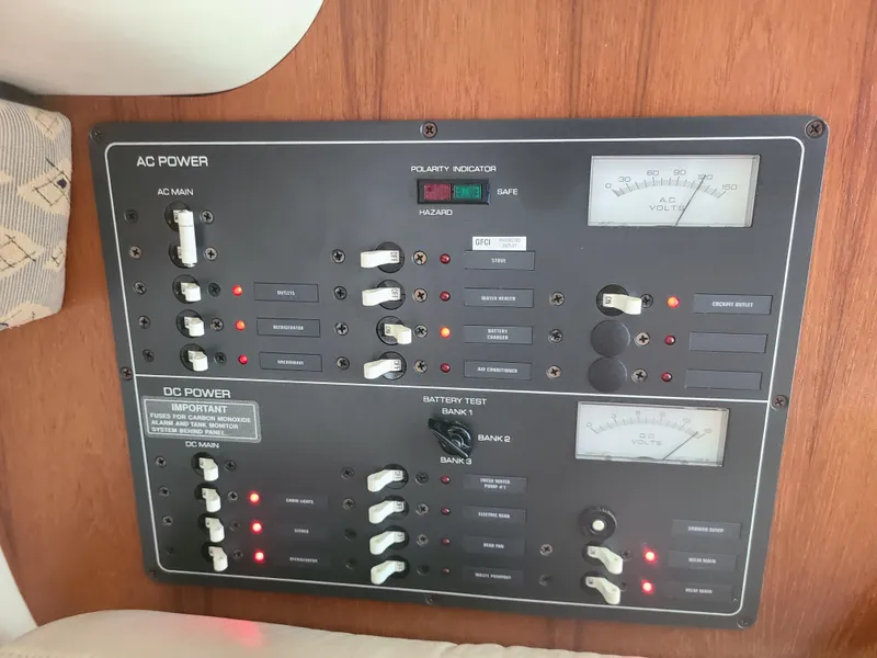 Slide: The Image of Tiara 2900 Open 2001 - 19