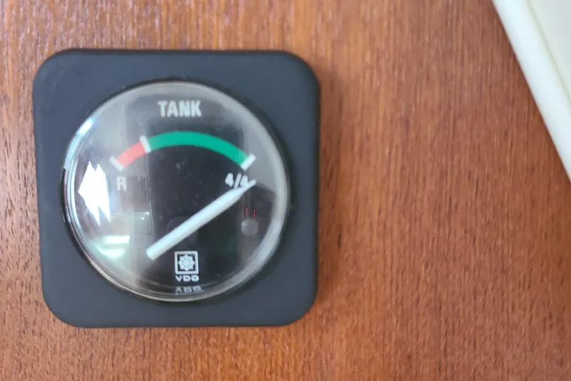 Slide: The Image of Tiara 2900 Open 2001 - 22